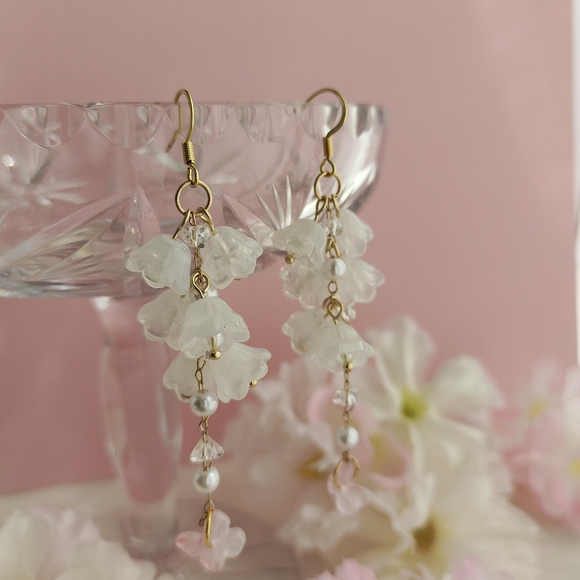 Handmade made flower earrings - Picture 3 of 7